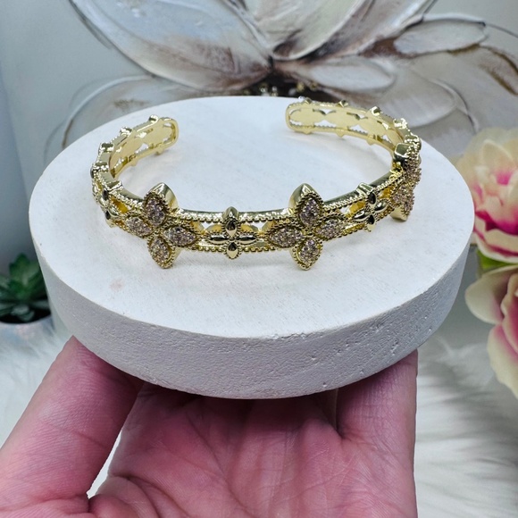 Clara Clover Sparkly Cuff Bracelet - Picture 6 of 6